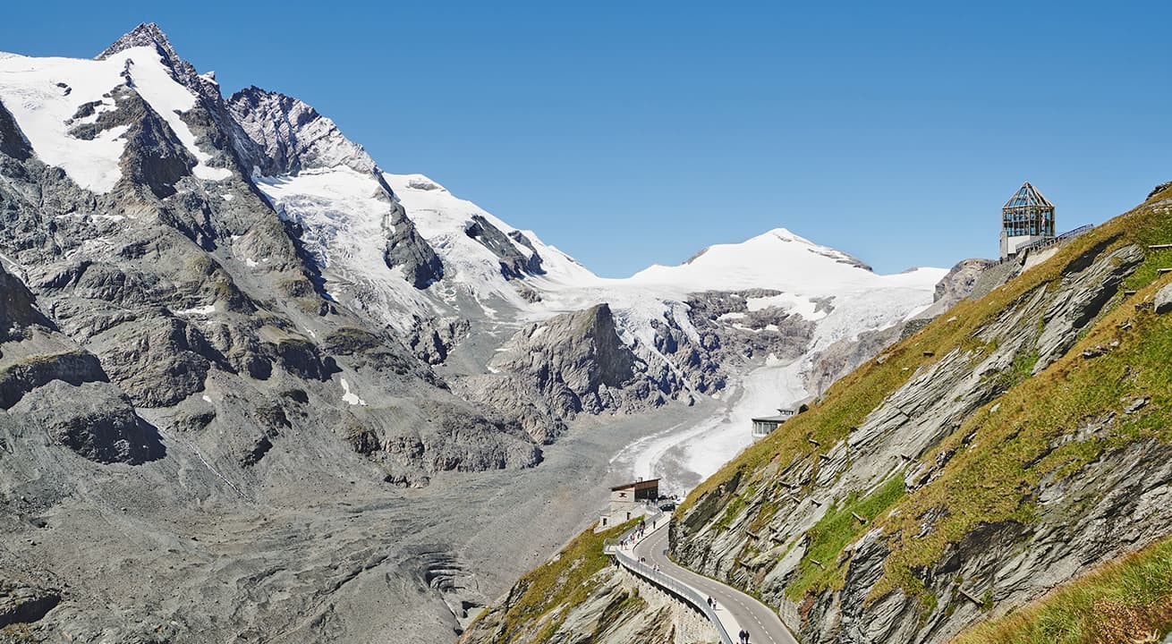 Franz-Josef's-H&ouml;he mit Blick auf den Gro&szlig;glockner am Ende der Gro&szlig;glockner Hochalpenstra&szlig;e