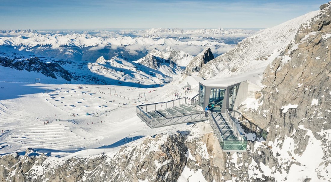 Aussichtsplattform am Kitzsteinhorn mit Blick auf die Alpen