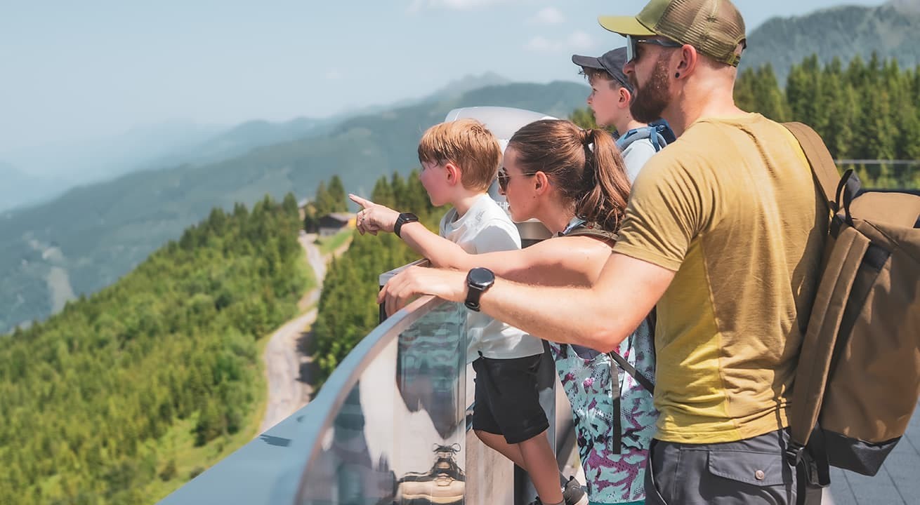 Familienwanderung und Aussichtspunkt am Maiskogel