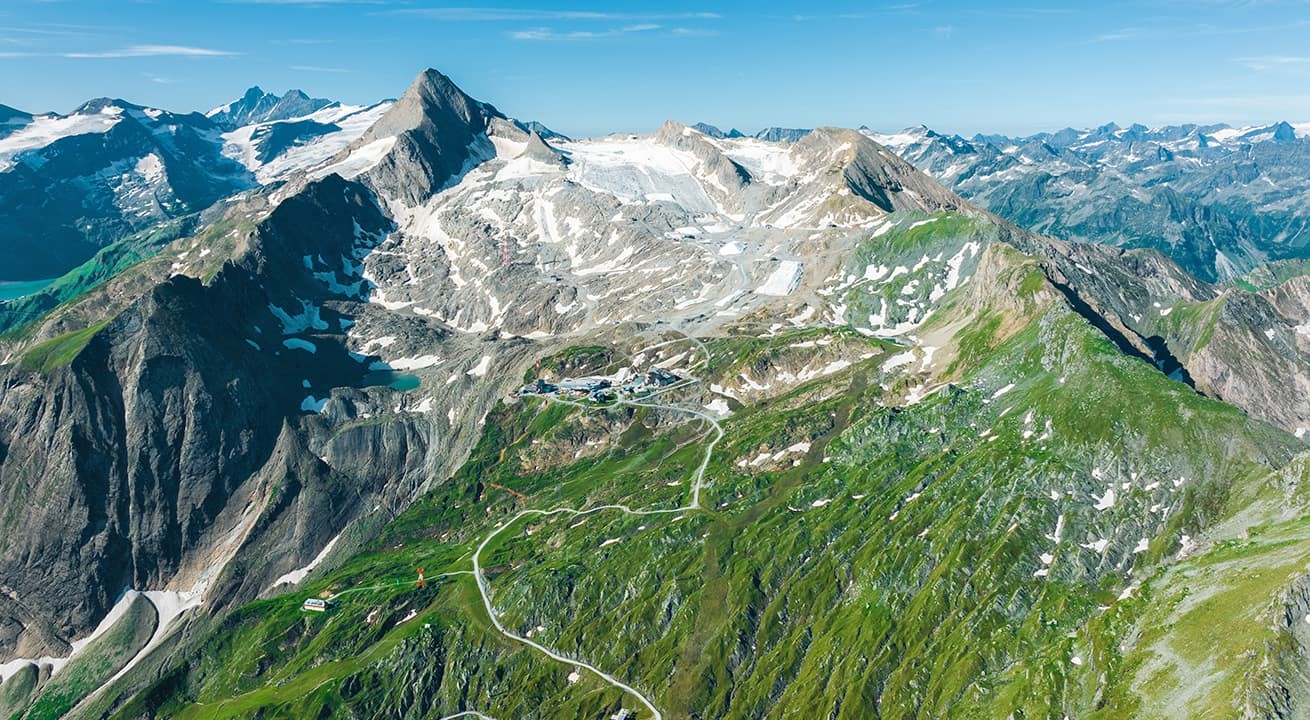 Blick von oben auf das Kitzsteinhorn im Sommer