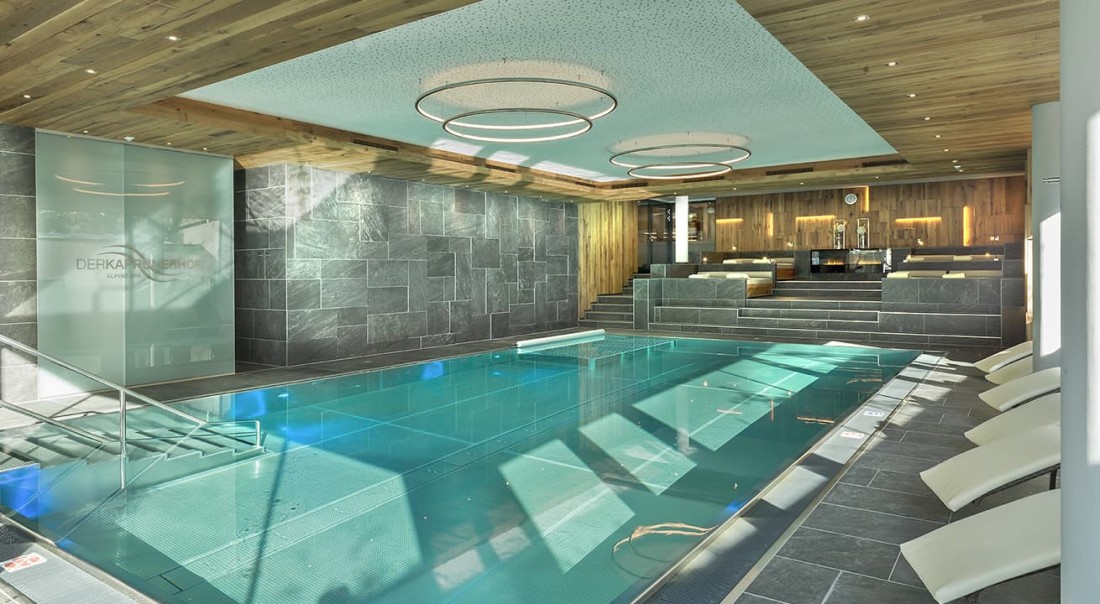 Hotel mit Hallenbad in Kaprun mit Relaxbereich