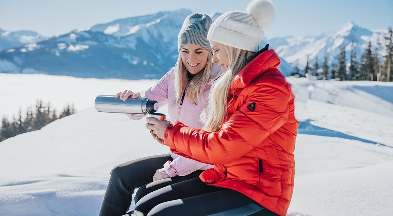 Rast bei einer Winterwanderung