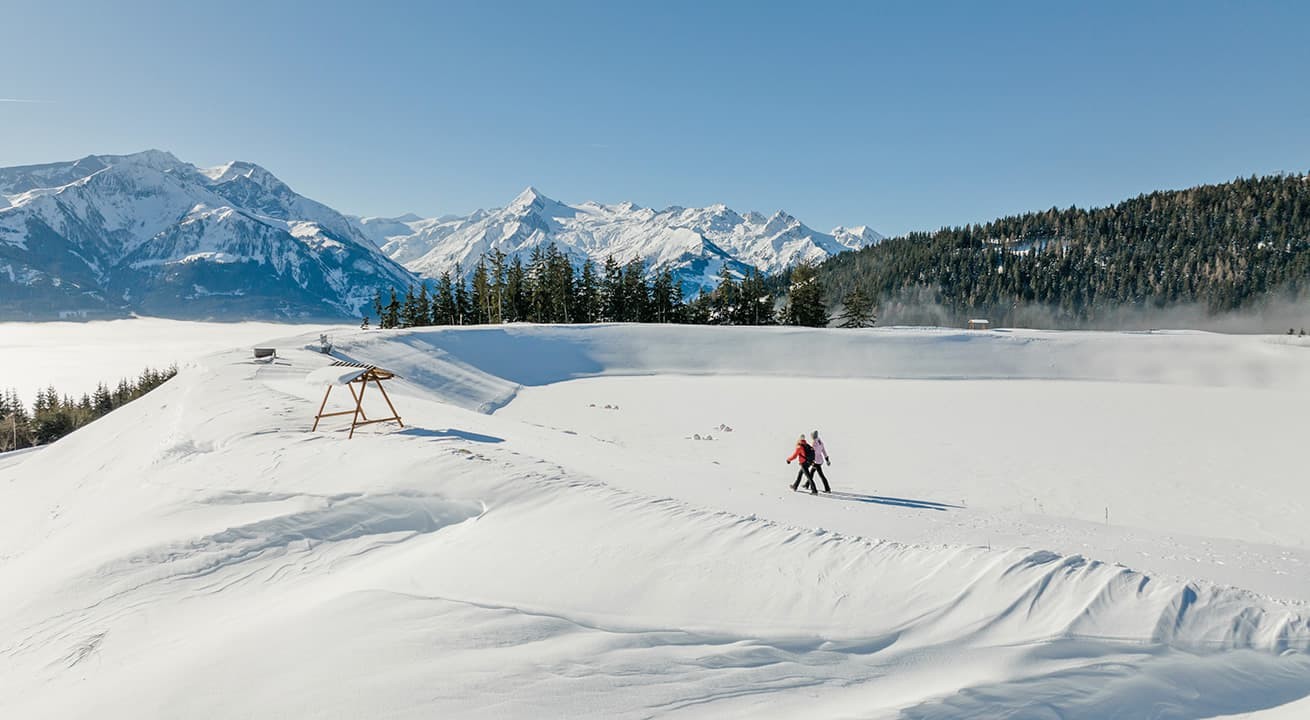 Winterwanderern auf der Schmittenh&ouml;he