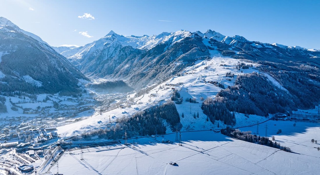 Skifahren im Familienskigebiet Maiskogel auf breiten Pisten