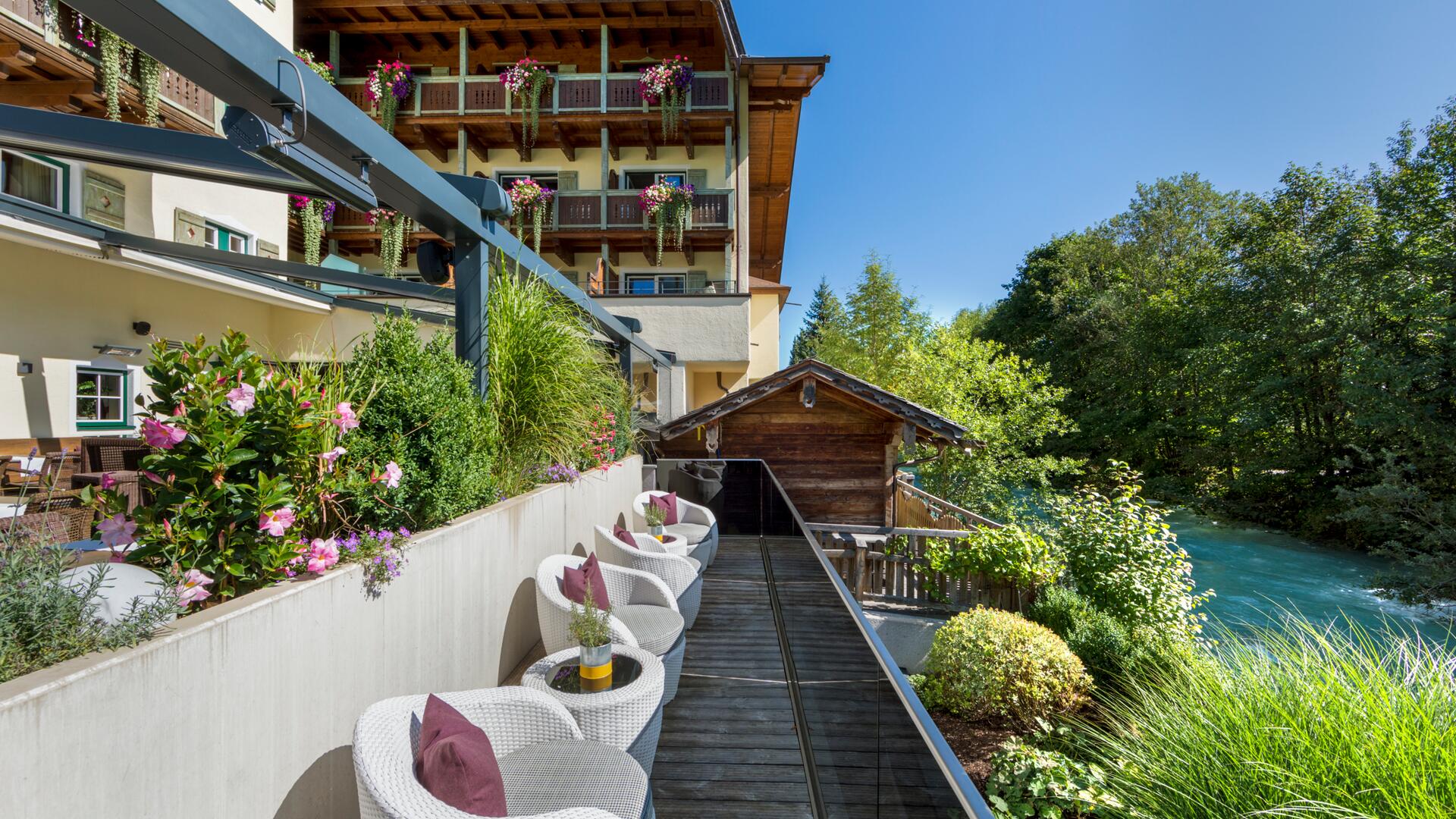 Hotel am Fluss im Salzburger Land | © Oczlon