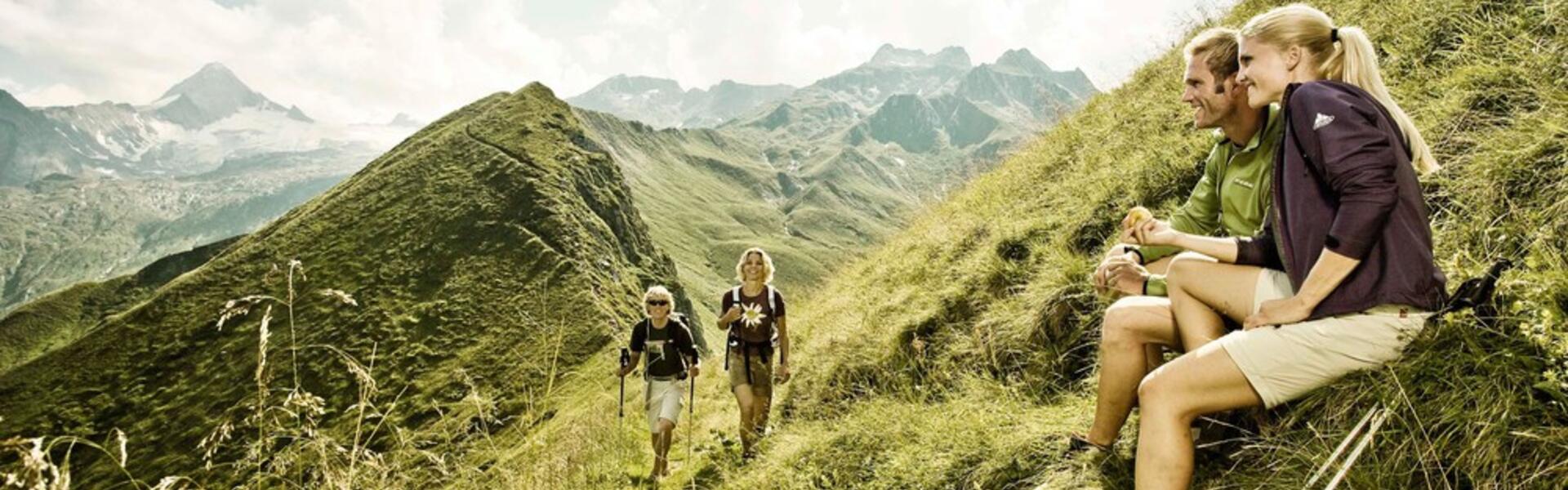 hiking on the kitzsteinhorn glacier