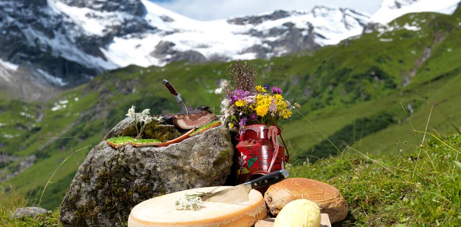 snack hiking holiday