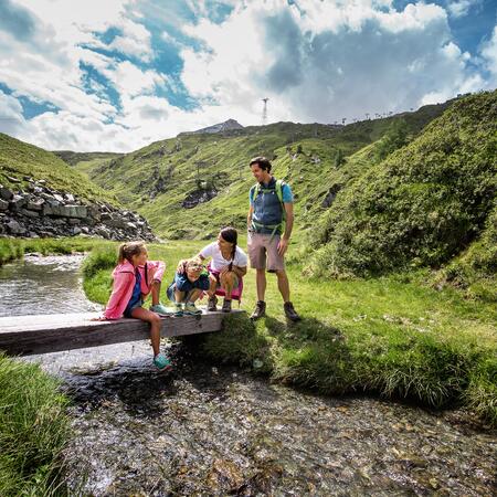 family hiking kaprun