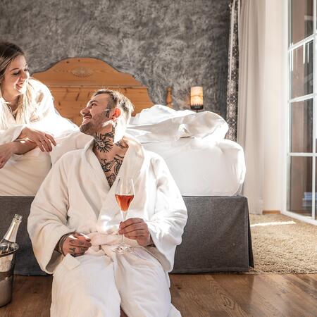 couple in the hotel room Kaprunerhof