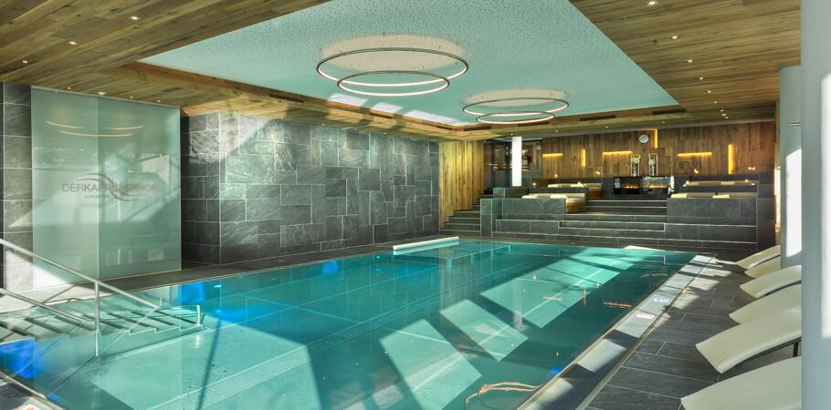 hotel indoor pool kaprun